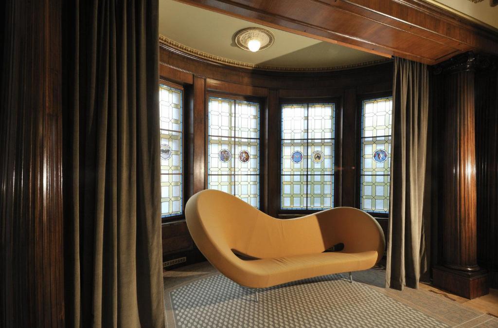 Hotel Okresní Dům Hradec Kralove Quarto foto